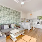Yucca Park, Lovely, Quiet, 2 Bedroom, 70m2, Ocean Pool View! Адехе