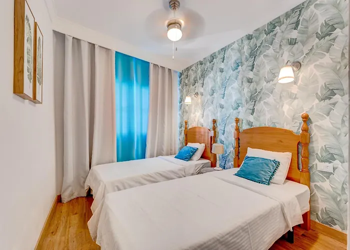 Apartment Yucca Park, Lovely, Quiet, 2 Bedroom, 70m2, Ocean Pool View! *