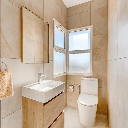 Yucca Park, Lovely, Quiet, 2 Bedroom, 70m2, Ocean Pool View! Apartamento *