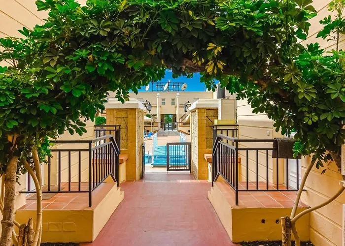 Yucca Park, Lovely, Quiet, 2 Bedroom, 70m2, Ocean Pool View! Apartamento